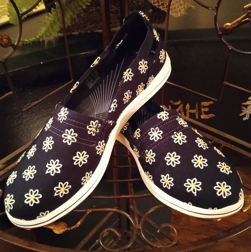 👠$25 Sale! Clarks cloud steppers Canvas Slipons